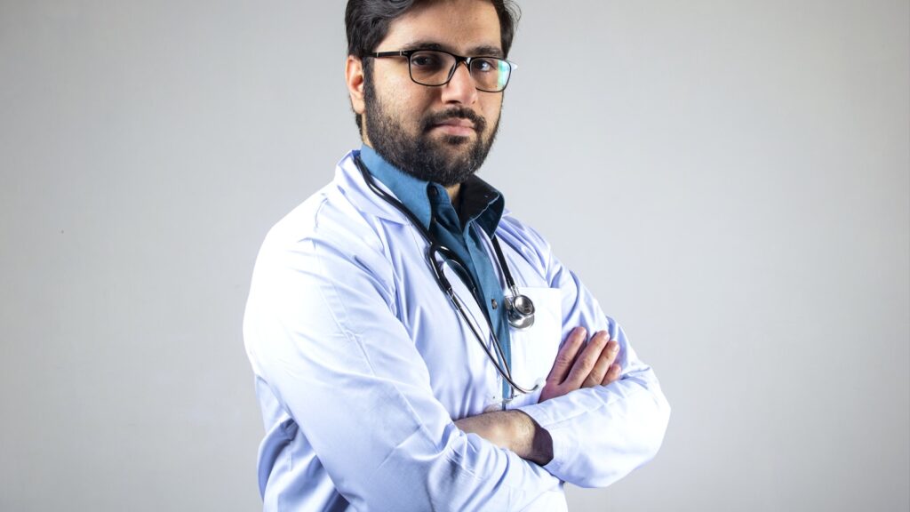Agente de IA vs secretaria en consultorio m&eacute;dico