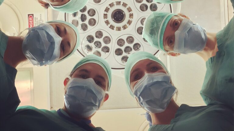 Contratar agente de IA para consultorio m&eacute;dico